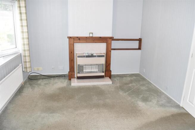 LOUNGE DINING ROOM