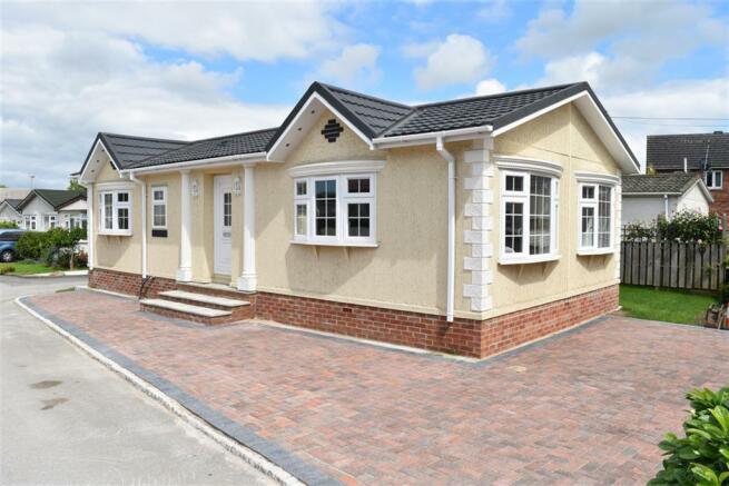 2 Bedroom Park Home For Sale In Grosvenor Park, Boroughbridge Road 