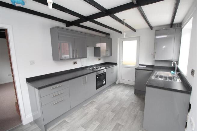 29 High St kitchen.jpeg