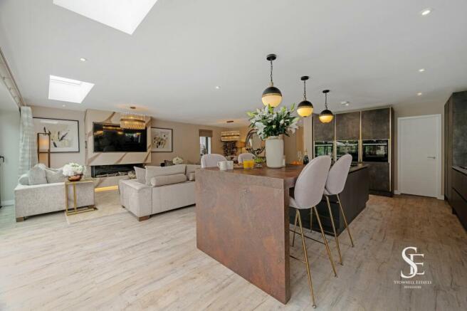 Open-plan Kitchen / Living area