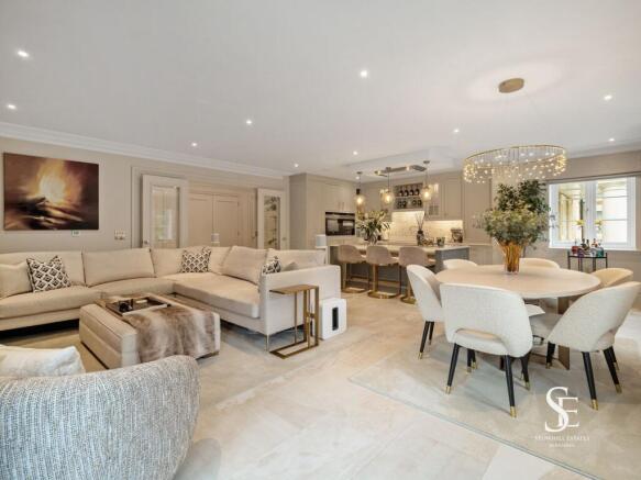 Open-plan kitchen / dining / living area