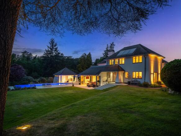 Twilight side with garden