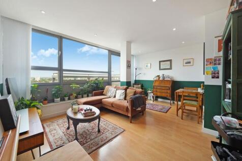 New Park Road, London, SW2 4DP