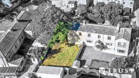 Lee Green, Mirfield, West Yorkshire, WF14 0AA