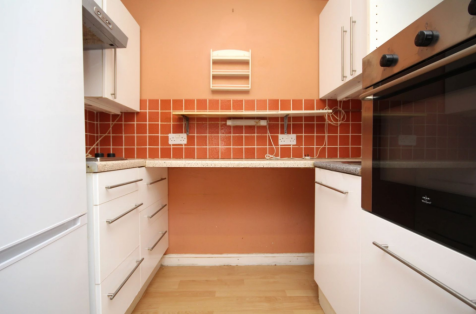 34 Friern Park, London, N12 9UL