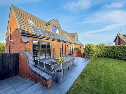 Elsdon Close, Oakerside, Peterlee, Durham, SR8 1NE