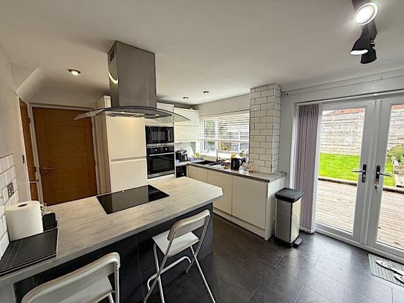 KITCHEN 3RD.jpg