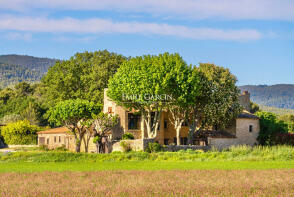 Photo of Provence-Alps-Cote d`Azur, Vaucluse, La Tour-d`Aigues