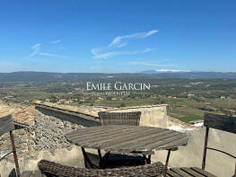 Photo of Provence-Alps-Cote d`Azur, Vaucluse, Mnerbes