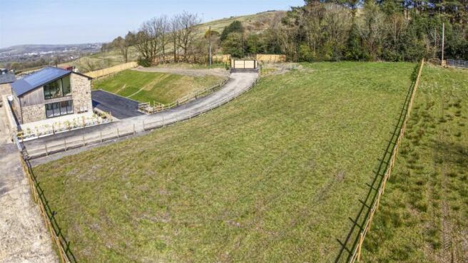 Aerial Setting & Paddock