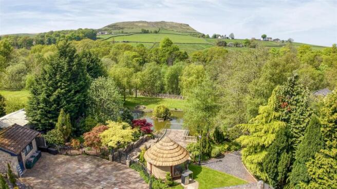 Rear Garden & Views