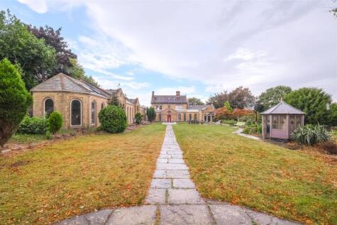 Woodhouse Lane, Brighouse