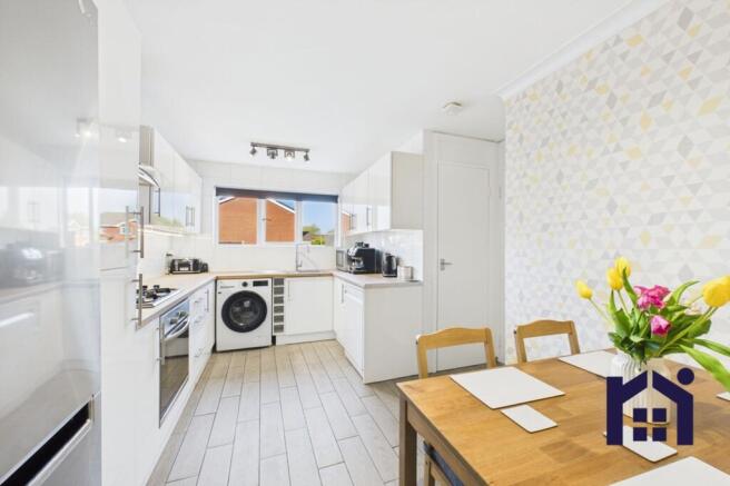 Dining kitchen