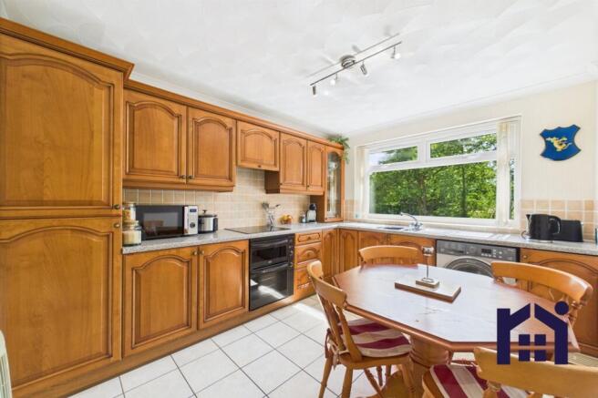 Dining kitchen