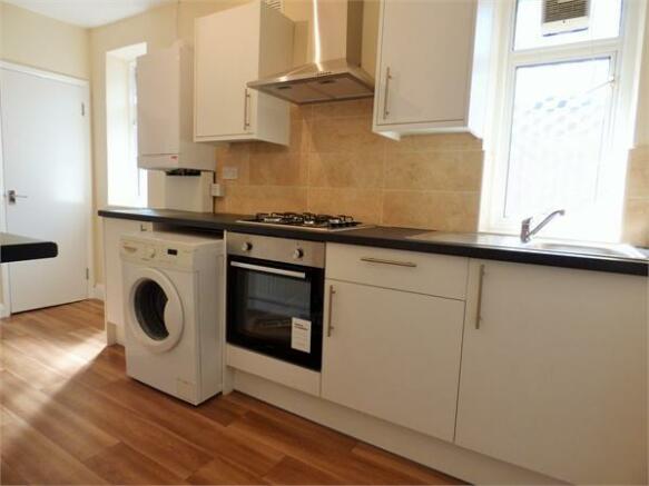 2 bedroom flat to rent in Bilton Road, Perivale, Greenford, Greater ...