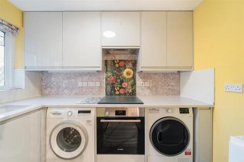 Station Approach, East Horsley