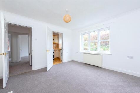 Burghfield Road, Reading, Berkshire, RG30
