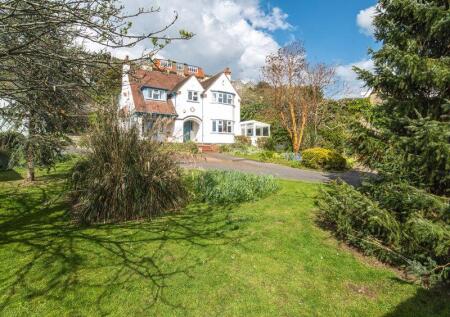Shrubbery Avenue, The Shrubbery - CHARACTER HOME