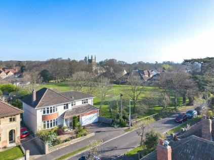 St. Nicholas Road, Uphill - SUBSTANTIAL 1930'S HOME
