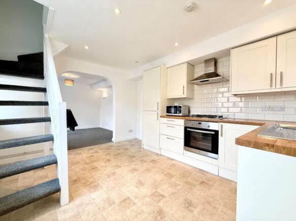 1 Mount kitchen 2.jpg