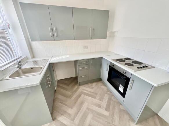 kitchen 2.jpg