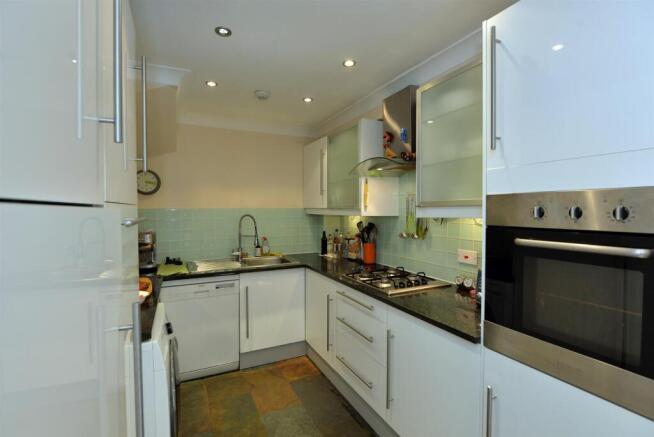 Kitchen1.JPG
