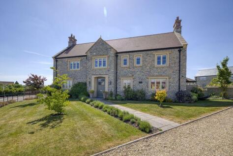 Expansive family home in Keinton Mandeville