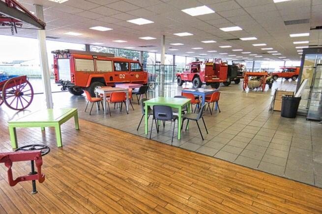 Showroom - Thurlby Motors, Mumby Road, LN13 9JN