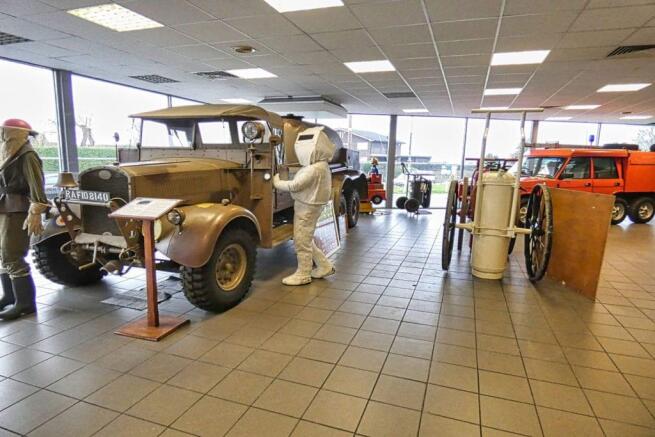 Showroom - Thurlby Motors, Mumby Road, LN13 9JN
