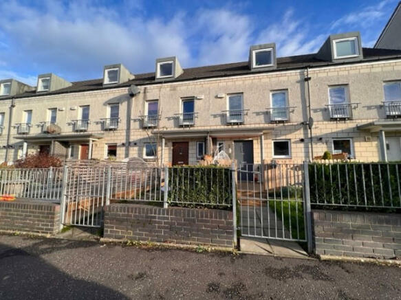 3 bedroom town house  for sale Parkhead