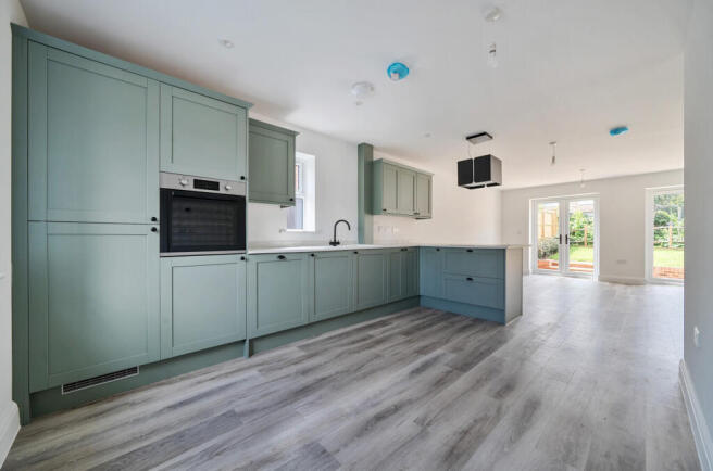 1320663-11-686be2...