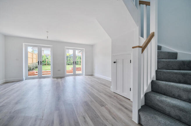 1320663-12-686be2...