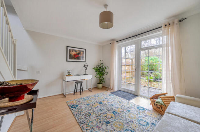 1383885-25-694136...