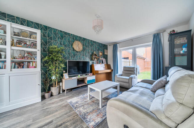 1404888-15-697b6d...