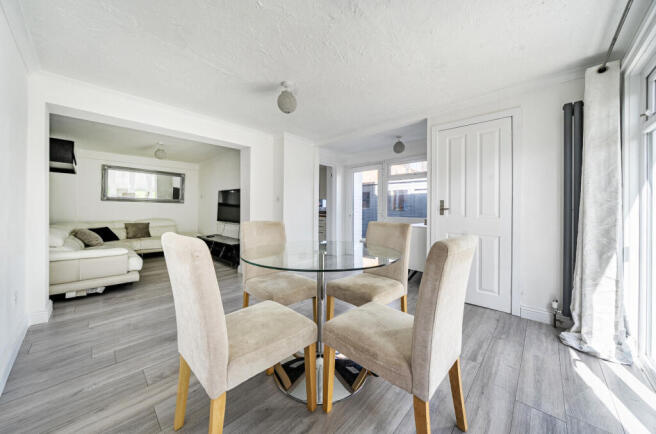 1350469-3-68bed54...