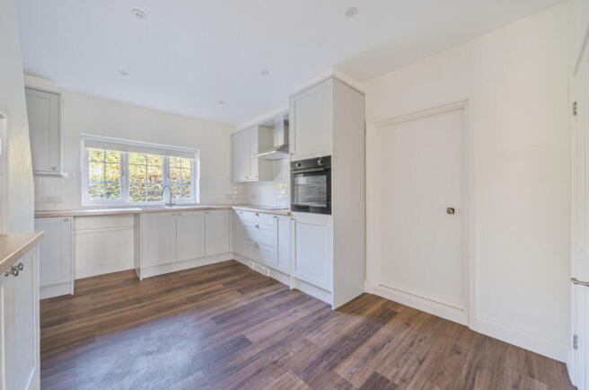 1370694-19-68f0e0...