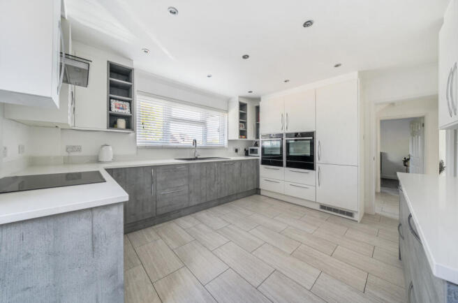 1363021-20-68e516...