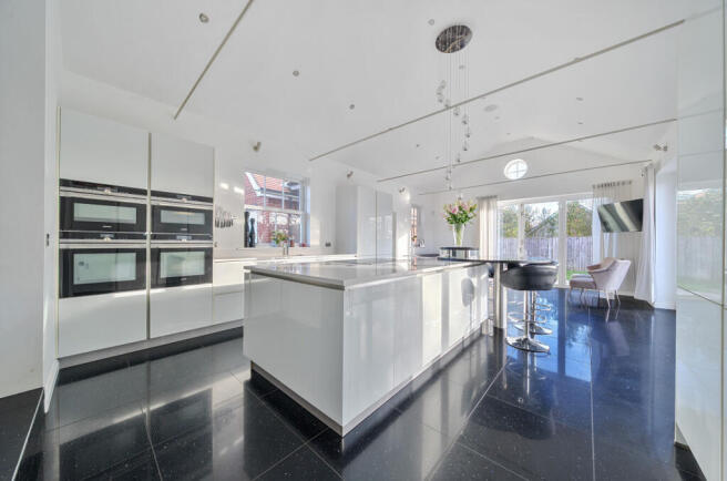 1384616-32-6929b4...