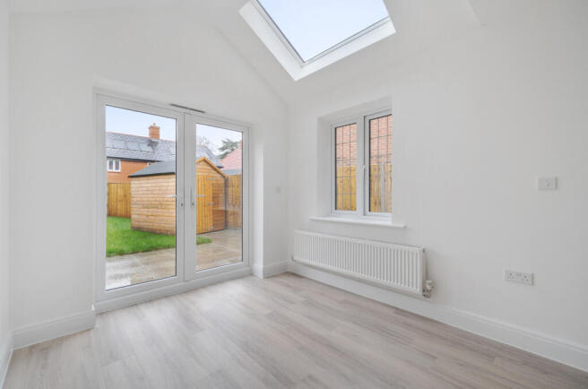 1388549-16-693837...