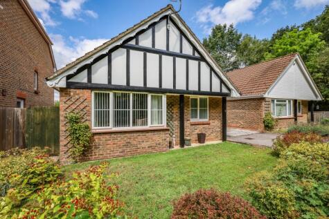 Old School Road, Liss, Hampshire, GU33