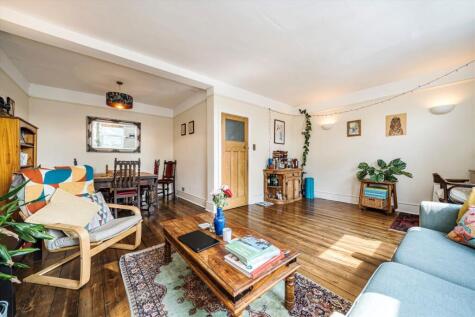 Queens Road, Weybridge