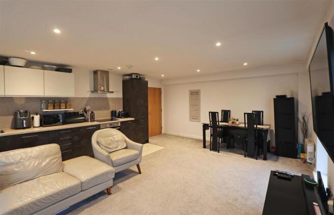 Lounge / Kitchen