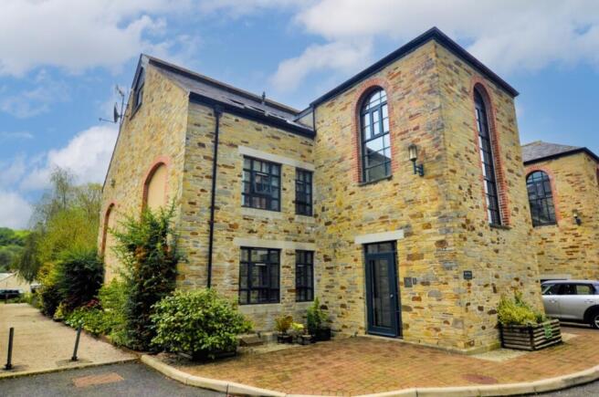 To Book A Viewing Call TPS Lostwithiel on 01208 87