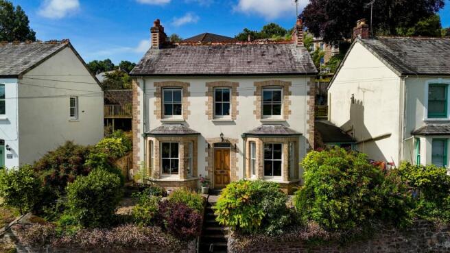 To Book A Viewing Call TPS Lostwithiel on 01208 87