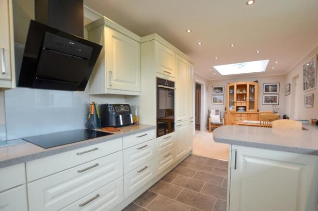 To Book A Viewing Call TPS Lostwithiel on 01208 87