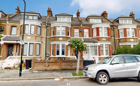 Flat 26A Bergholt Crescent, Stamford Hill, London, N16