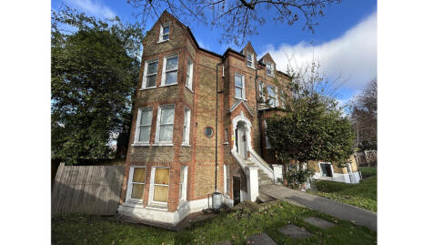 Flat 5, 100 Nightingale Lane, Balham, London, SW12