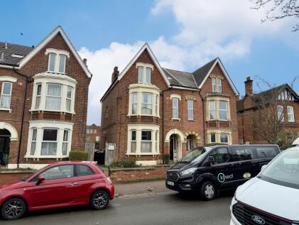 Flat E, 3 St. Andrews Road, Bedford, Bedfordshire, MK40