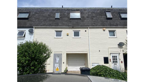 9 Yeoman Road, Northolt, Greater London, UB5