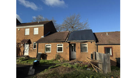 11 Barnard Court, Charter Way, Wells, Somerset, BA5